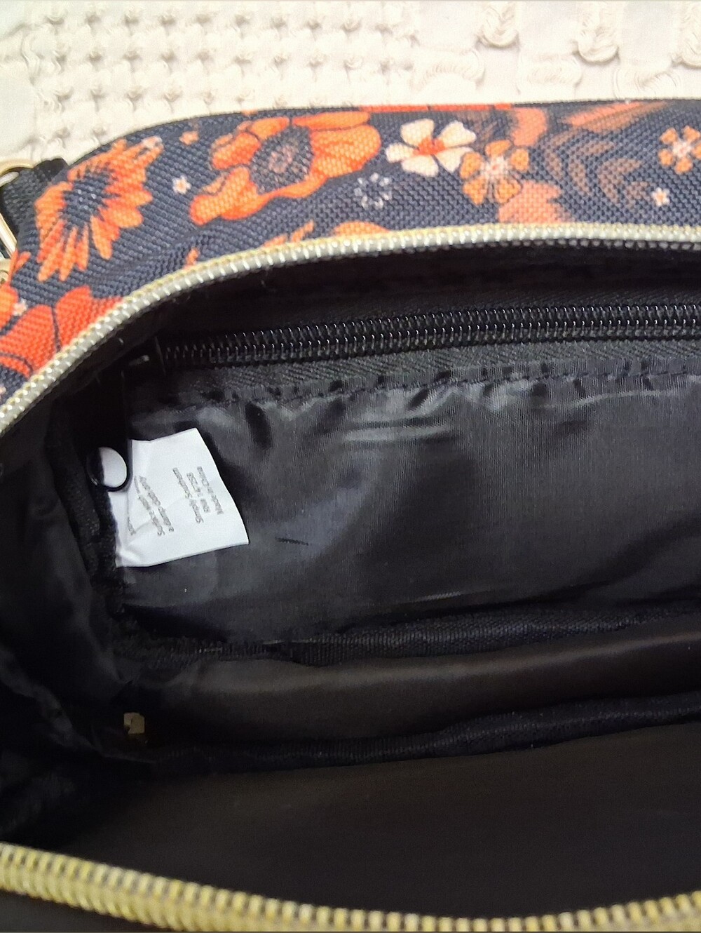 Simply Southern Small Floral Crossbody - Picture 3 of 4